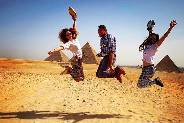 Cairo in One Day: Giza Pyramids, Egyptian Museum, Felucca & Khan el-Khalili photo 2
