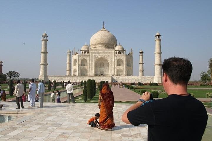Mumbai Day Trip to Agra and Taj Mahal with Air Tickets photo 2
