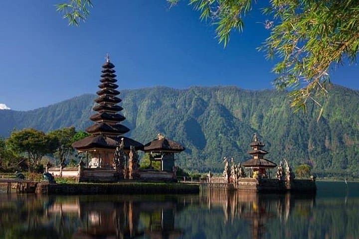 Bedugul Highlands: Ulun Danu, Banyumala Falls & Jatiluwih Rice Terraces — A Full-Day Guide photo 1