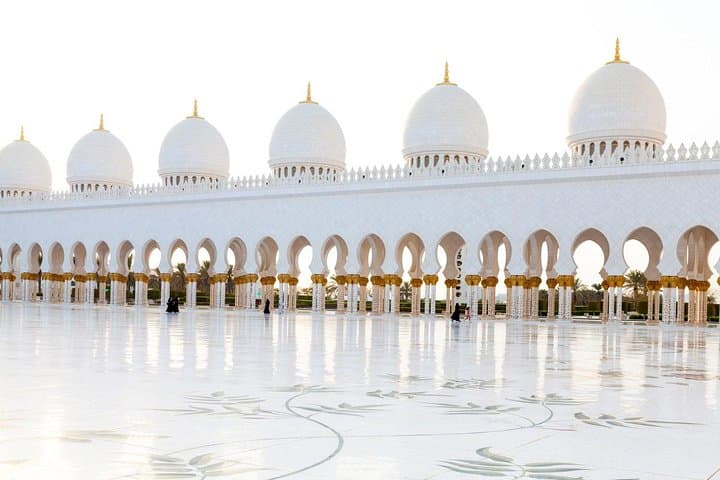 Sheikh Zayed Grand Mosque Tour from Dubai: Abu Dhabi Guided Visit & Practical Tips photo 3