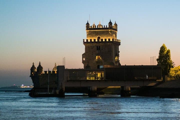 Sunset Sparkles: Private Romantic Tasting and Views in Lisbon photo 4