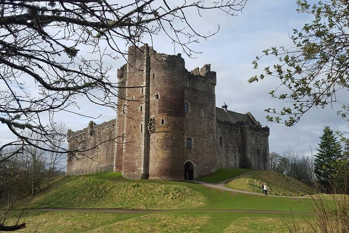 Private Outlander Filming Locations Tour from Glasgow — Full-Day Guided Castle & Distillery Route photo 6