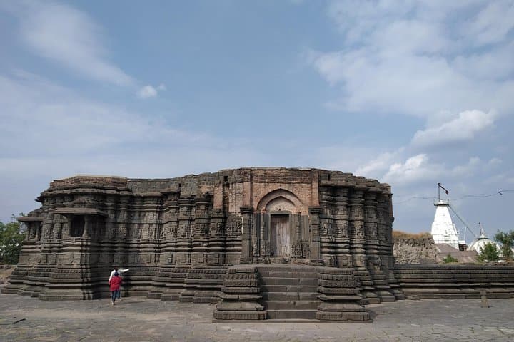 Exploring Lonar Crater: A Day Tour from Aurangabad to India’s Meteorite Lake photo 4