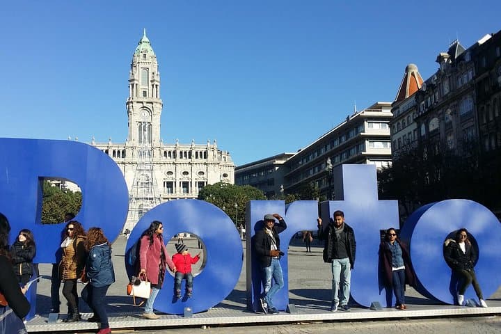 Porto Half-Day: Ribeira, Beaches & Port Wine Tasting photo 3
