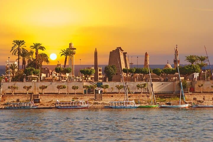 Private Nile Kayak Ride at Sunset in Luxor — Paddle by Luxor Temple photo 5