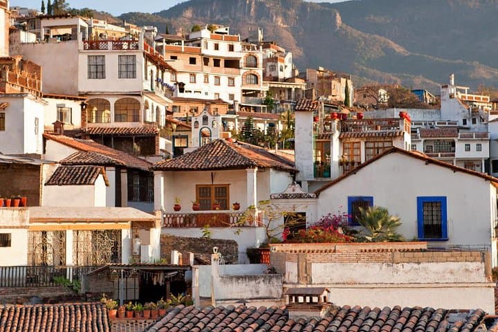 Cacahuamilpa Caves & Taxco Day Trip — Caverns, Cobblestones and Colonial Silver photo 5