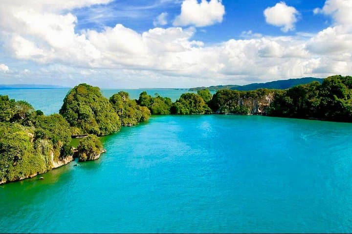Los Haitises and Cayo Levantado Day Trip from Samaná — Mangroves, Caves & Beach