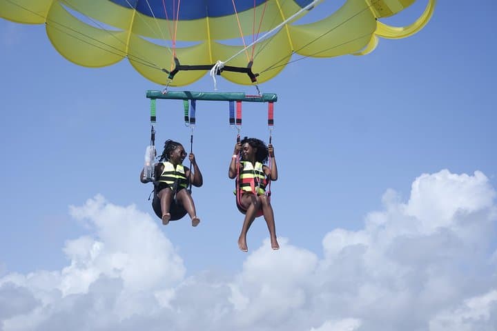 Cancun Parasailing Over the Hotel Zone: 80m Flight & Isla Mujeres Views photo 4