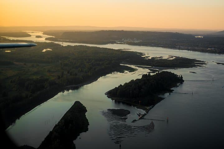 Columbia River Gorge Air Tour — Multnomah Falls Scenic Flight from Portland photo 4