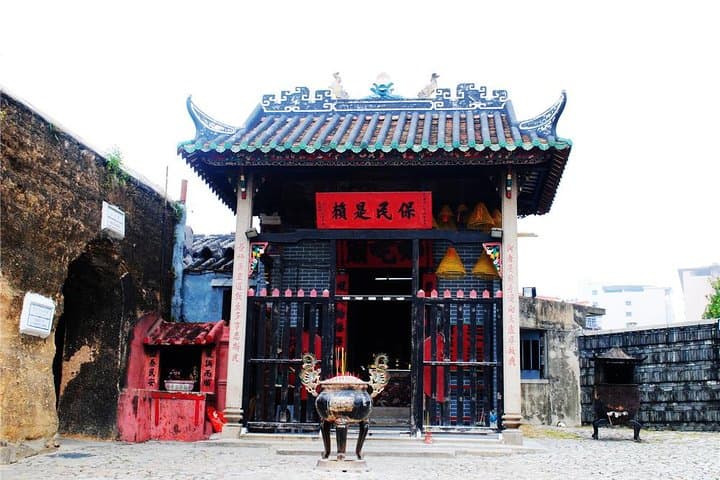 Macau Day Trip from Kowloon — Macau Tower, Ruins of St. Paul's & Venetian Visit photo 2