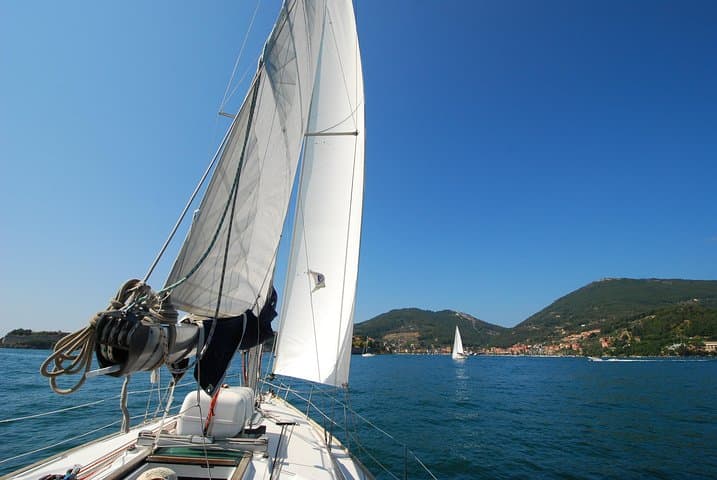 Cinque Terre Sailing Day Trip from La Spezia: Swim, Sail & Lunch Along the Italian Riviera