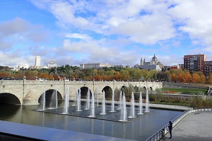Cycle Madrid's Green Belt: Parque del Oeste, Manzanares & Casa de Campo photo 3
