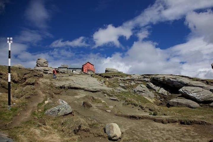 2-Day Bucegi Hiking Tour: Peles Castle, Cota 2000, Padina & the Sphinx photo 3