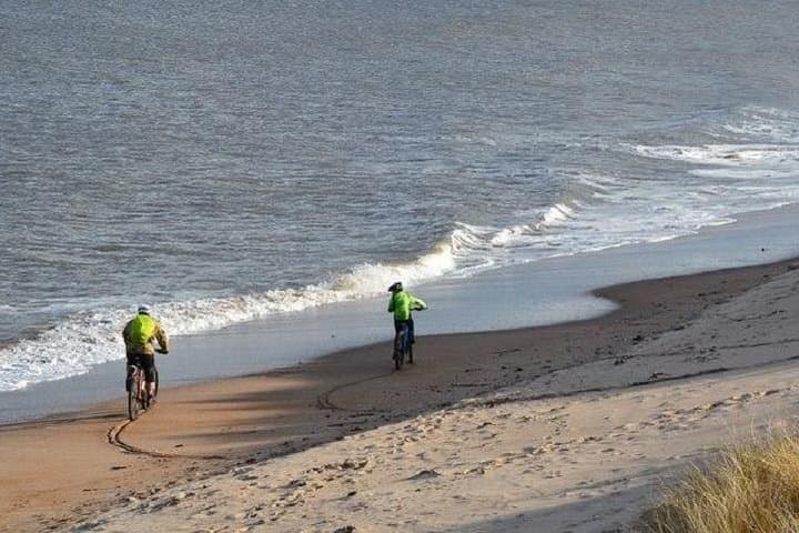 Cochin to Alleppey Cycling Tour: Coastal Ride Through Kerala Backwaters photo 1