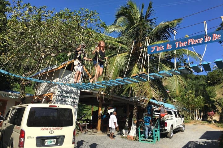 Roatán Zipline & Snorkel Adventure: 16-Line Canopy, Wildlife Park, and Coral Reef