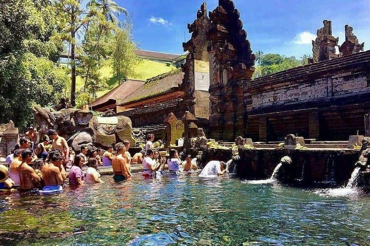 Bali Blessing Tour: Tirta Empul Purification and Mount Batur Lunch from Ubud