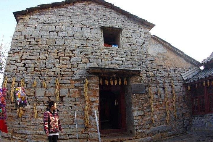 Stone Forest & Nuohei Yi Village: A Day Through Karst Spires and Yi Culture photo 6