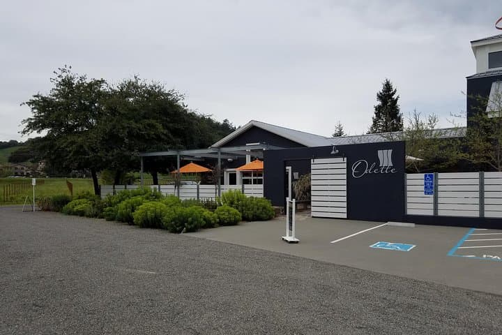 Napa Private Wine Tasting Tour: 6-Hour Custom Winery & Picnic Experience photo 5