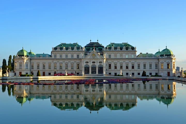 Private Munich to Vienna Tour: Innsbruck, Salzburg, Hallstatt & Wachau in 5 Days