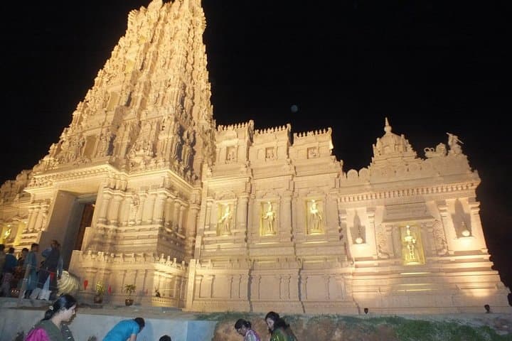 Batu Caves to Kuala Selangor Fireflies Tour with Seafood Dinner photo 2
