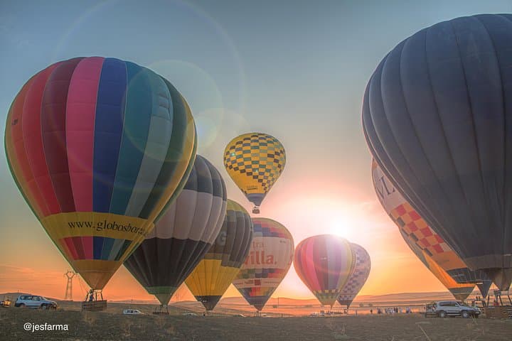 Sunrise Hot-Air Balloon Over Seville — Breakfast & Cava Flight photo 5