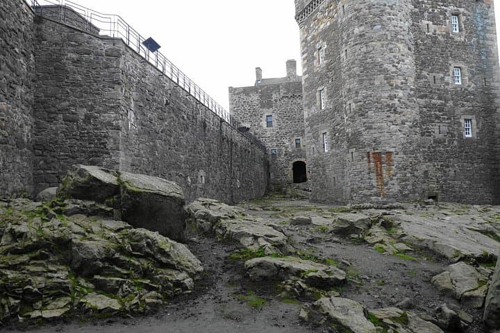 Outlander Tour from Glasgow: A Private Day Trip to Doune, Linlithgow, Blackness & Lallybroch photo 3
