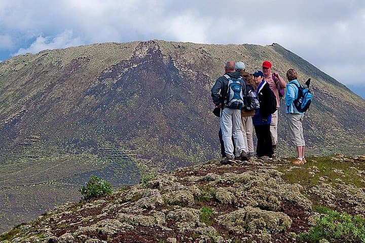 La Corona Volcano and Famara Cliffs Guided Hike — 11 km Lanzarote Adventure photo 6