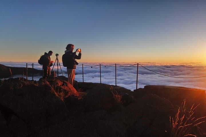 Sunrise Hike PR1 Pico do Areeiro to Pico Ruivo — Guided Small-Group Trek photo 4