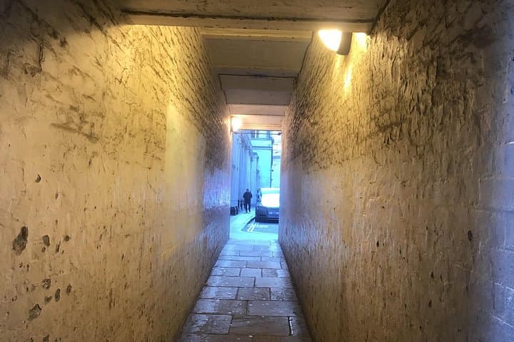 Ghosts of Old London: Secret Alleyways Walking Tour in the City photo 1