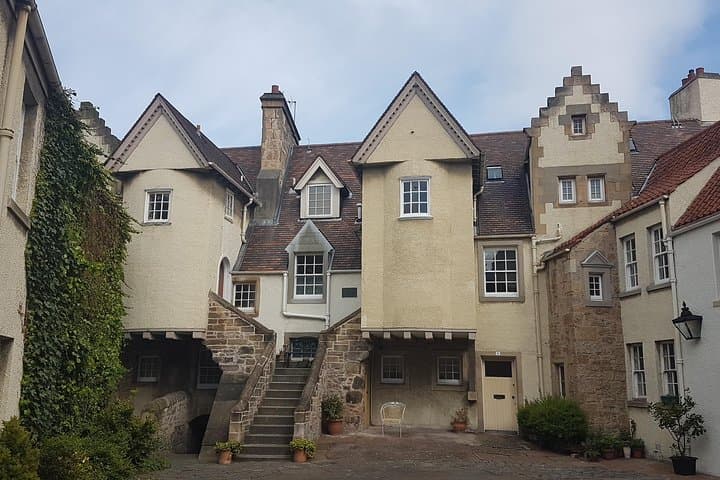 Edinburgh Shore Excursion: Castle, Arthur's Seat & Rosslyn Chapel Private Minivan Tour photo 5