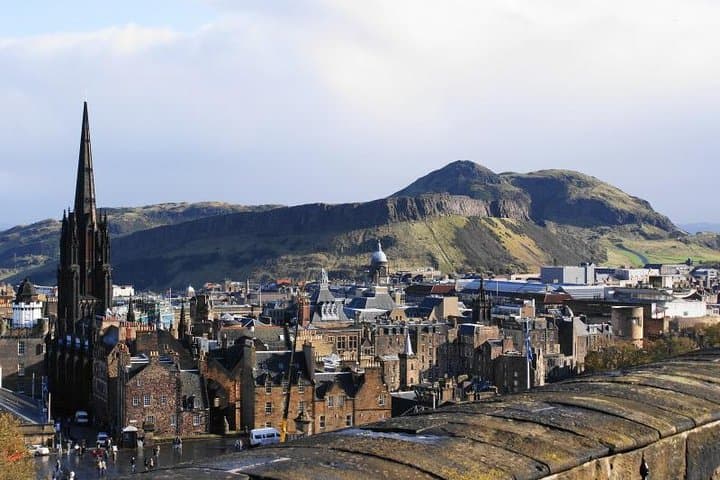 Edinburgh Shore Excursion: Castle, Arthur's Seat & Rosslyn Chapel Private Minivan Tour photo 4