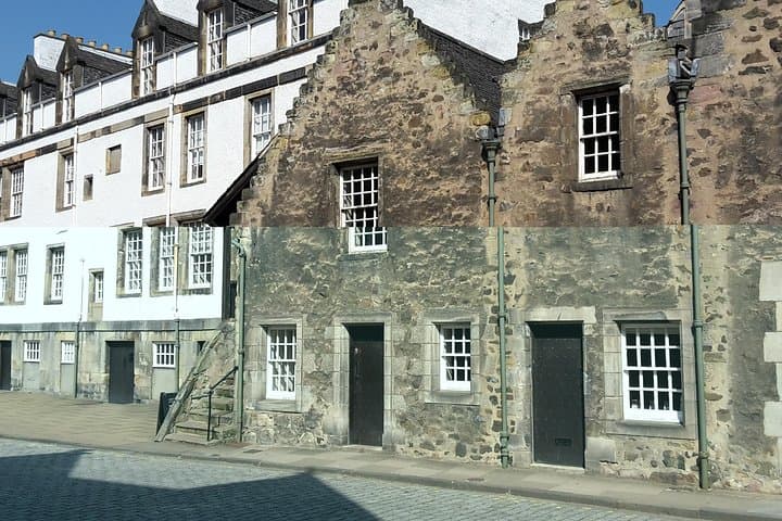 Edinburgh Shore Excursion: Castle, Arthur's Seat & Rosslyn Chapel Private Minivan Tour photo 3
