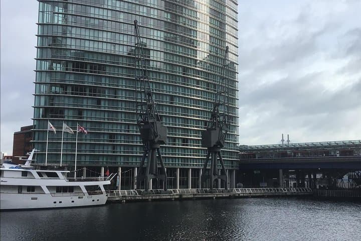 Historic Walk of East London's Wapping Docks and Famous Pubs photo 2