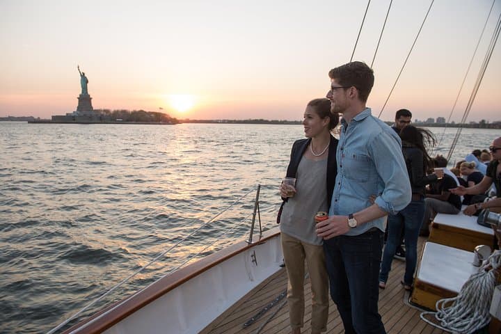 Sunset Sail Aboard the Schooner Adirondack: Hudson River Evening Cruise photo 6