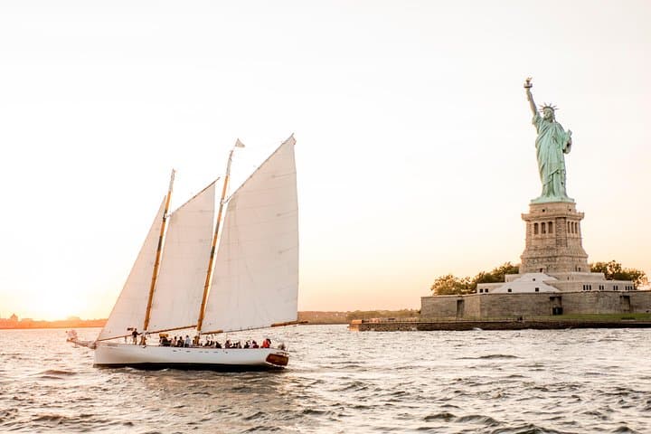 Sunset Sail Aboard the Schooner Adirondack: Hudson River Evening Cruise photo 2