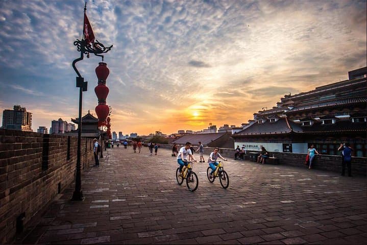 Explore Xi'an City Wall: Guided Walking Tour with Optional Bike Rental photo 5