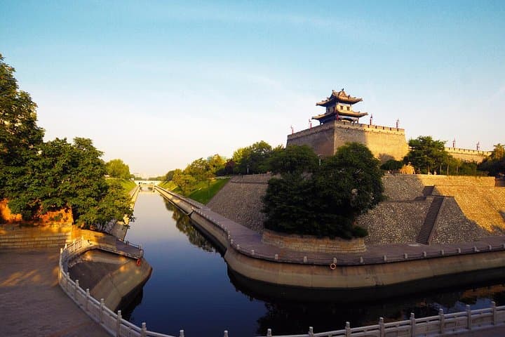 Explore Xi'an City Wall: Guided Walking Tour with Optional Bike Rental photo 6