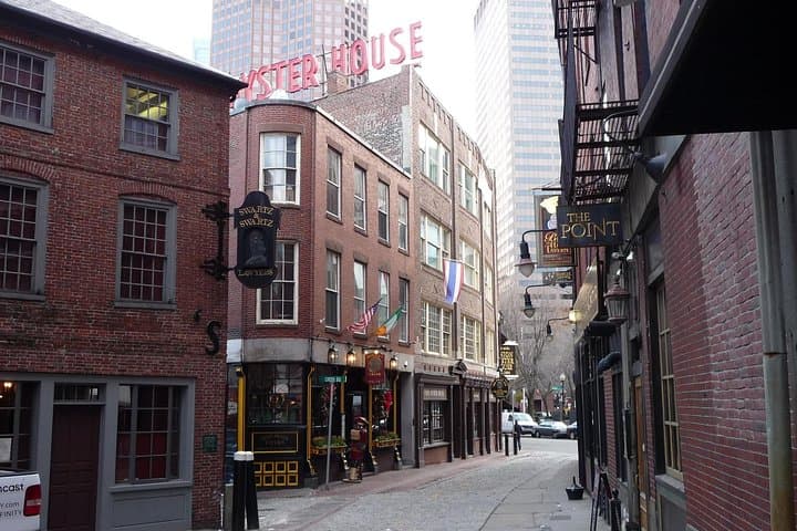 Experience Boston’s Historic Highlights: A Fully-Narrated 3-Hour Driving Tour photo 4