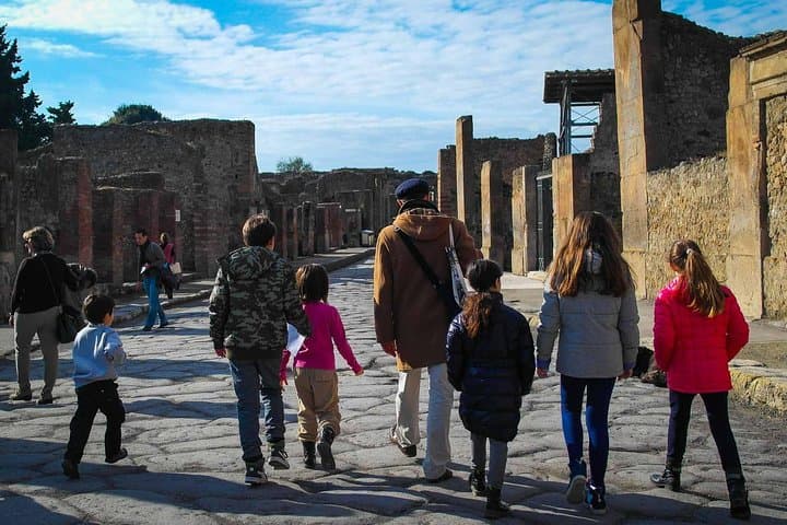 Private Pompeii Tour: Skip-the-Line, Family-Friendly Guided Walk
