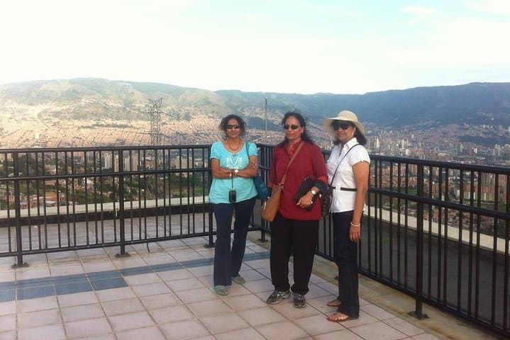 Medellín in 3 Nights, 4 Days — City, Cable Car & Peñol Rock Day Trip photo 5