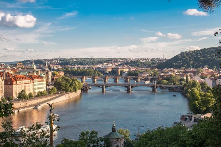 Full-Day Prague Walking Tour to Petrin Tower and Prague Castle