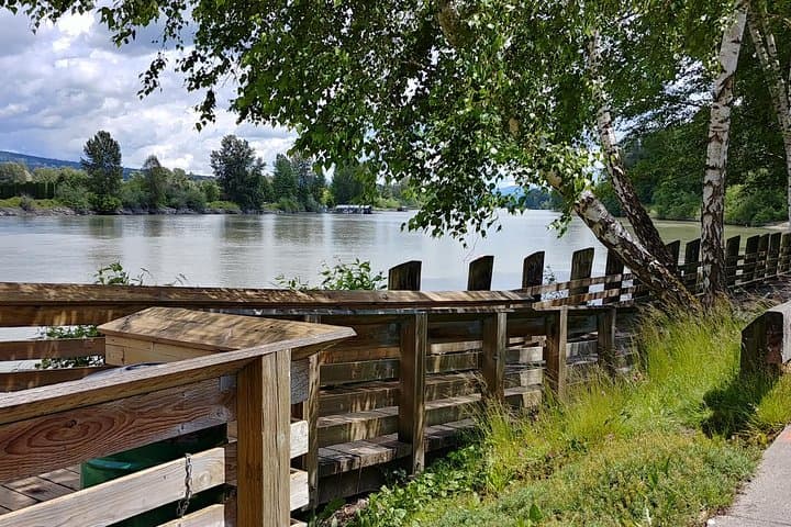 Fort Langley & Fraser Valley Vineyard Private Tour — History, Tastings & Countryside photo 4