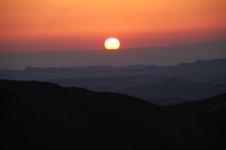 Two-Hour 4x4 Jeep Tour of Makhtesh Ramon from Mitzpe Ramon photo 3