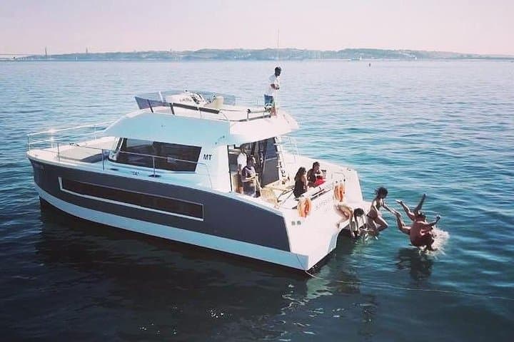Lisbon 1-Hour Private Power Catamaran Tour on the Tagus