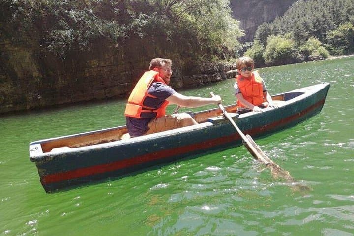 Day Trip to Longqing Gorge & Guyaju Caves: Cruise the Ravine and Explore Ancient Cliff Dwellings photo 6