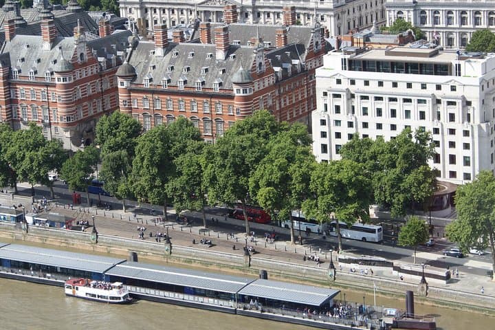 Private Chauffeur-Driven London Sightseeing & Shopping — 8-Hour Custom Tour photo 6