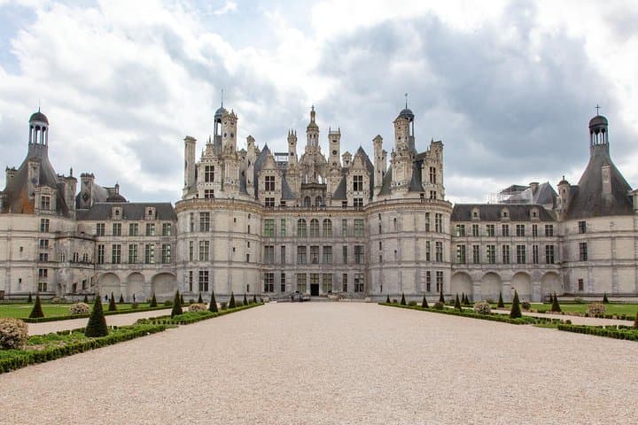 Private Loire Valley Châteaux Day Trip from Paris — Chambord & Chenonceau photo 2