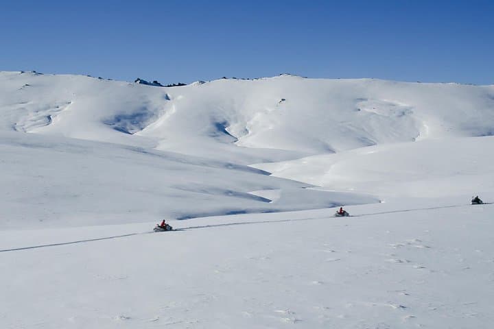 Heli-Snowmobiling on the Garvie Plateau: Queenstown's Exclusive Backcountry Ride photo 3