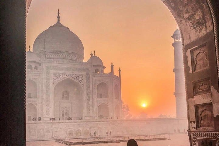 Taj Mahal Sunrise Tour from Delhi — Private Day Trip to Agra photo 1