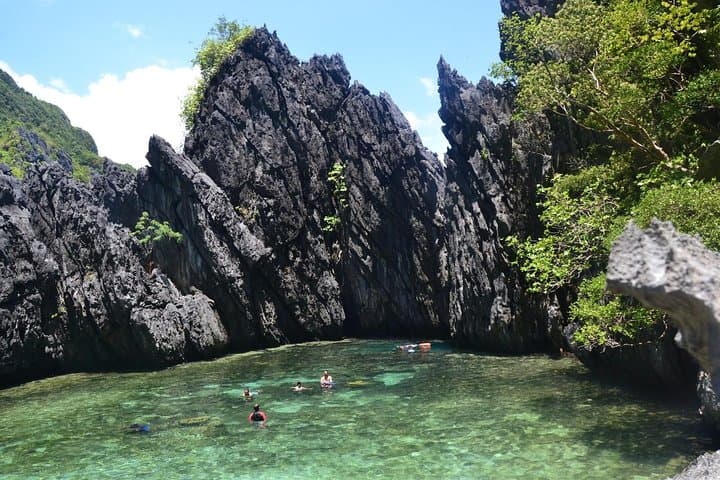 Private El Nido Tour C: Helicopter Island, Secret Beach & Cadlao Lagoon photo 3
